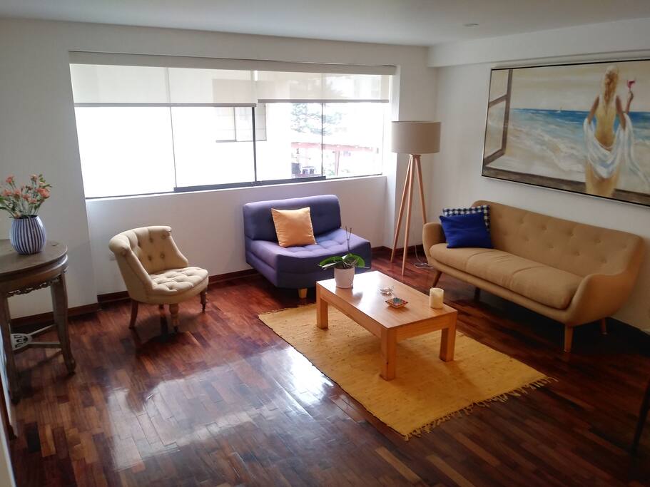 Sala bien iluminada