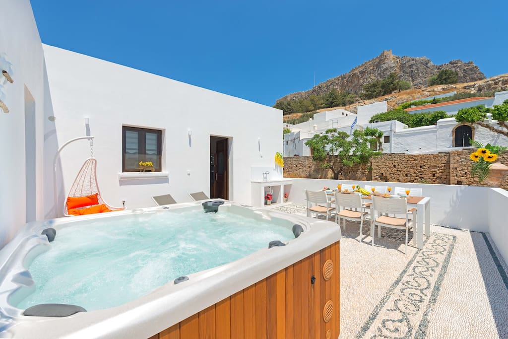 Jacuzzi, Ancient Theater View, Acropolis/Castle View, Dinner Table