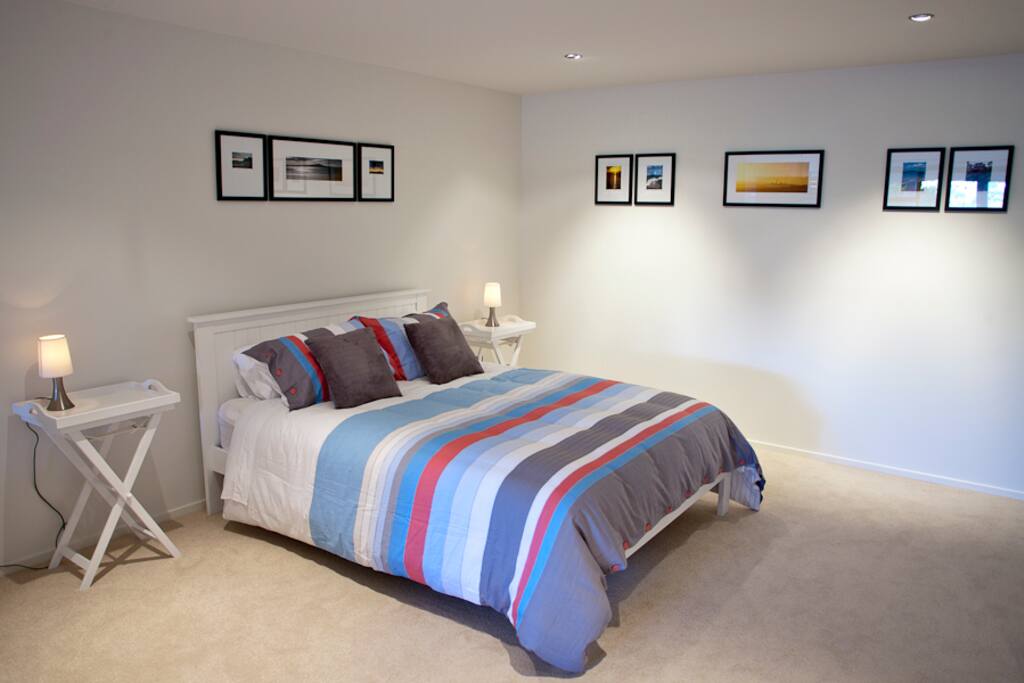 High quality queen bed