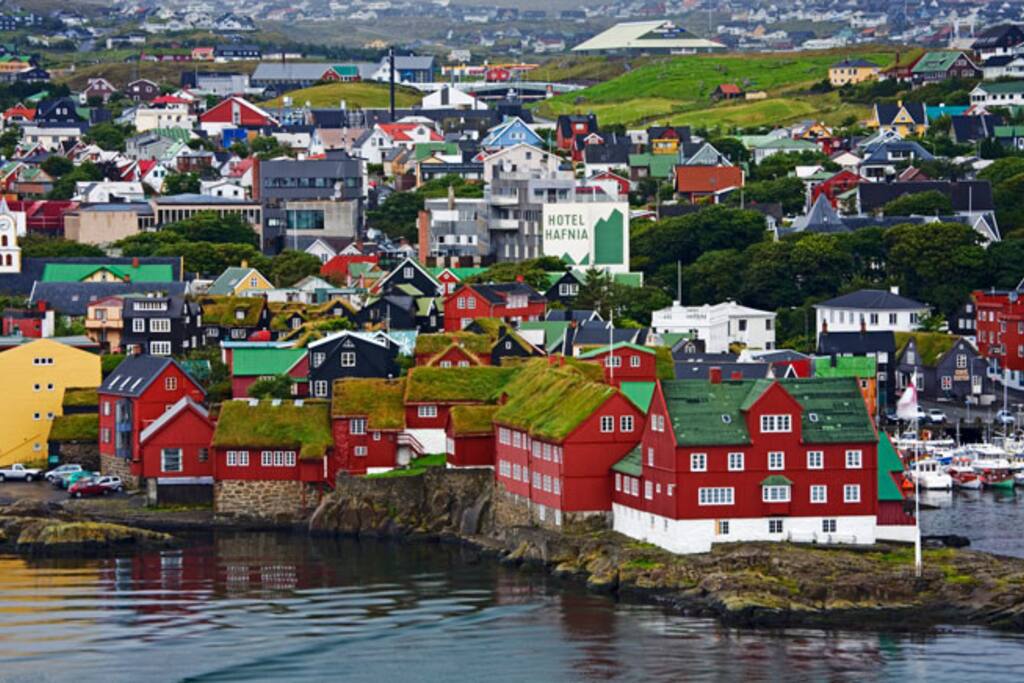 View over the old town and "Tinganes"
and my house