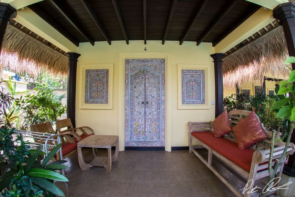Relax on your terrace, with view of our pool and swimming pool, we have lots of fragrant plants growing for privacy...