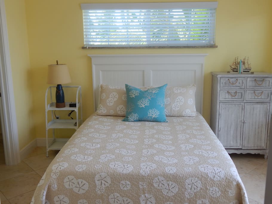 Bedroom 1 - Queen Bed with ensuite