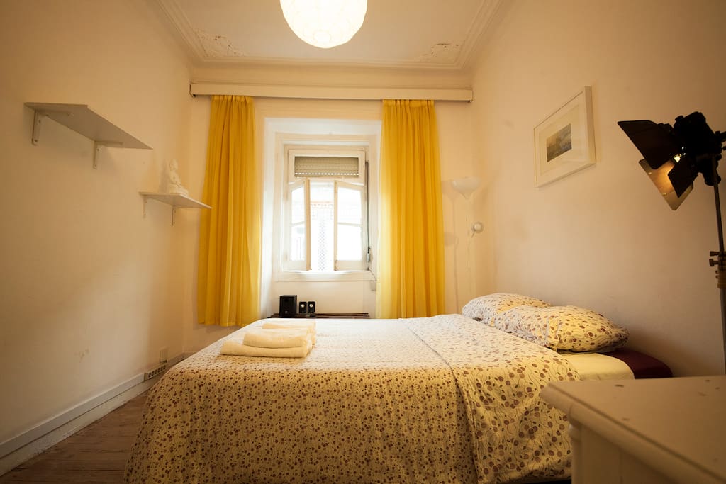 This room gets sun in the afternoons and evenings... It is delightful!