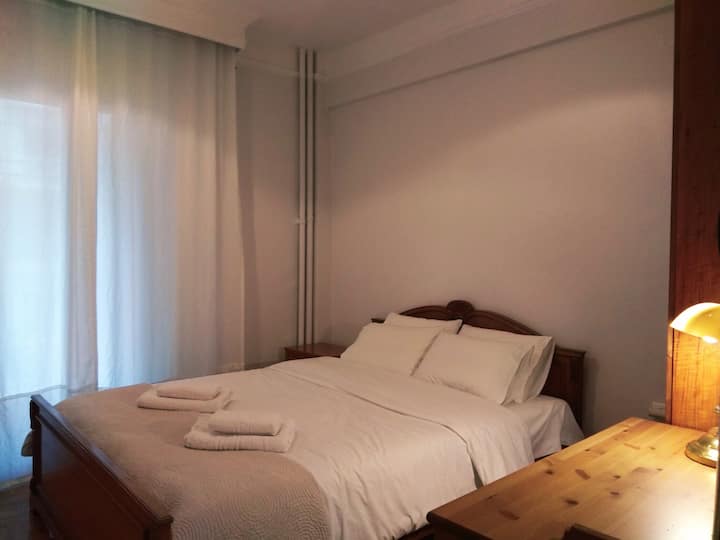 第1间卧室（一张双人床）