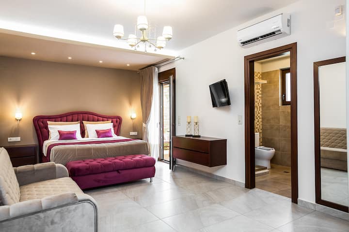 This brand new holiday home boasts exquisite interiors!