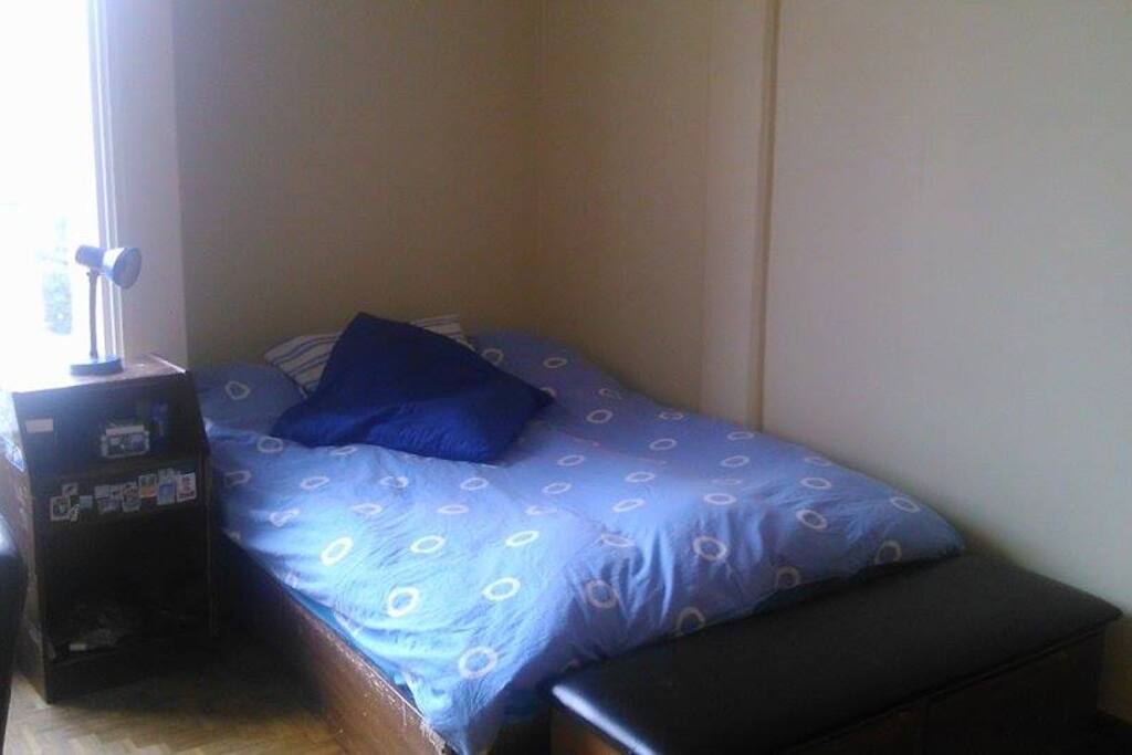 Dormitorio. Cama 2 personas.