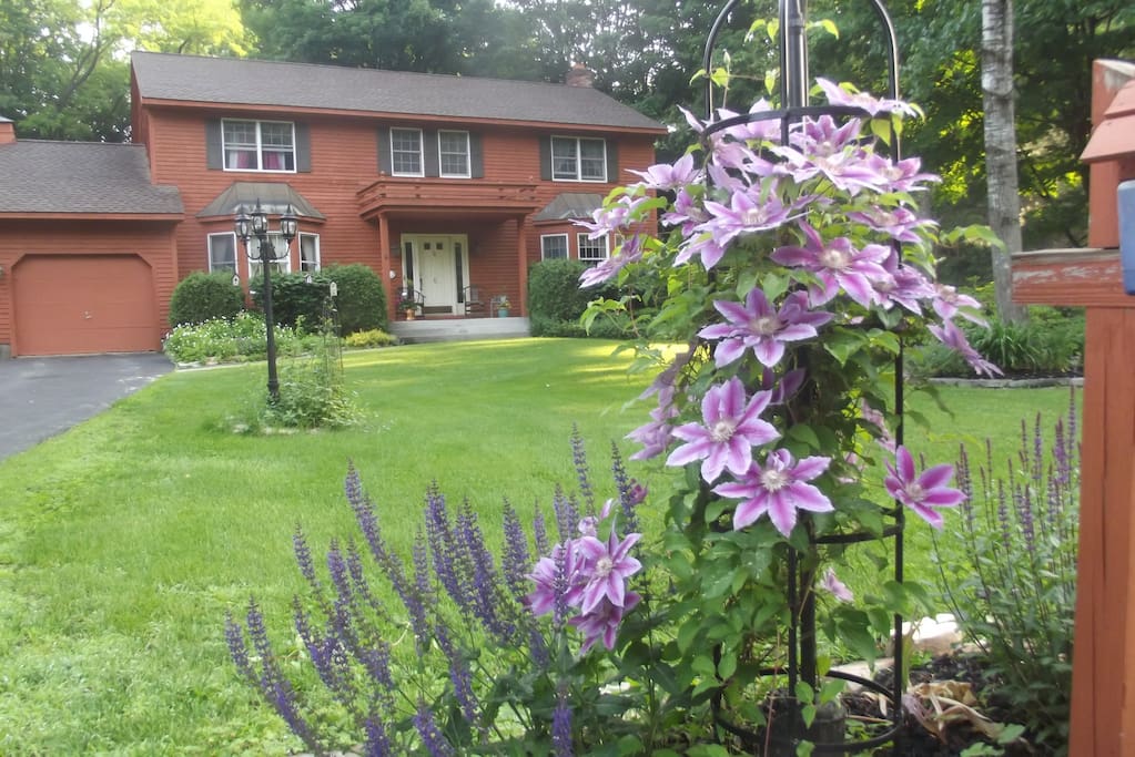 Saratoga Copper House.. 3 bedrooms available, on McGregor Golf Course. Has pool table, Universal gym, outdoor deck, firepit area, large lawn with seating.