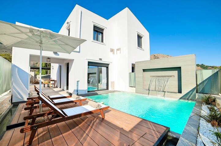 Perla Villas 2 Heated Pools gallery image 5