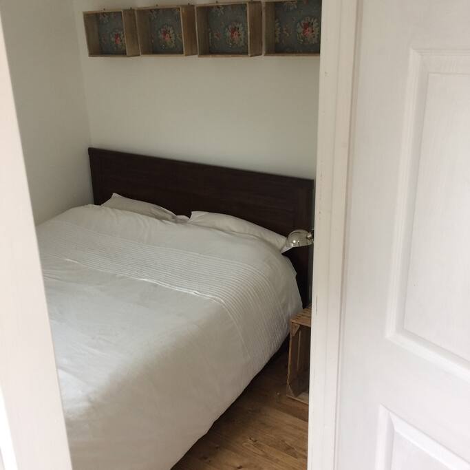 Queen size bed