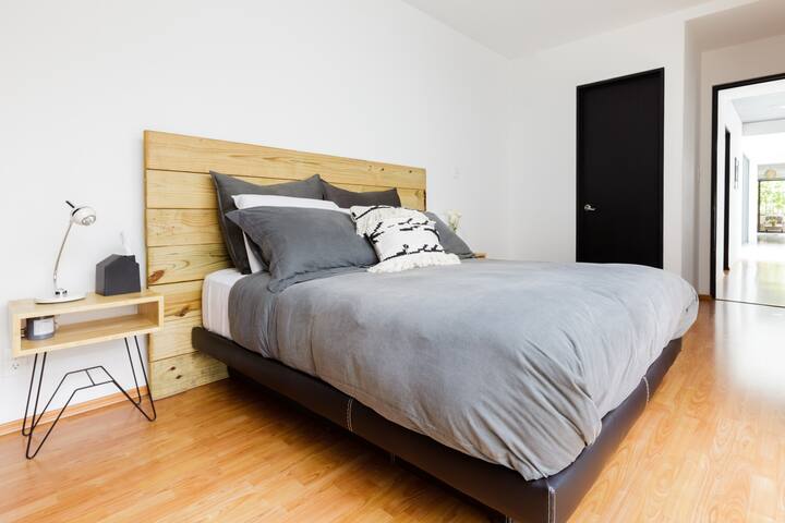 Modern 2BR Apt in Condesa w/Roof Garden gallery image 2