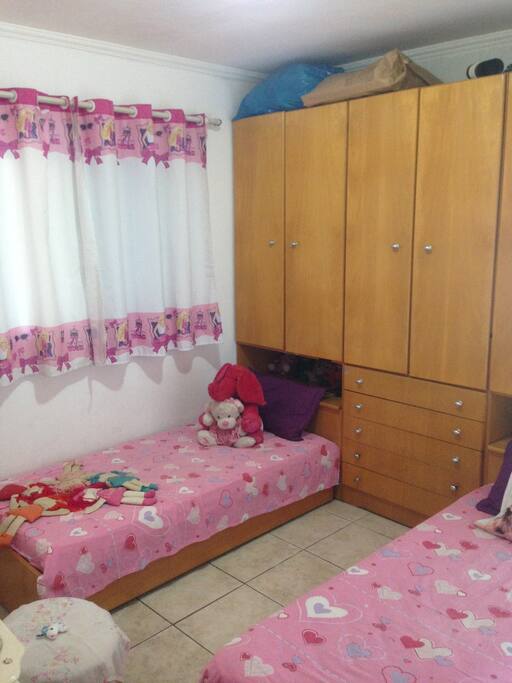 QUARTO COMPARTILHADO