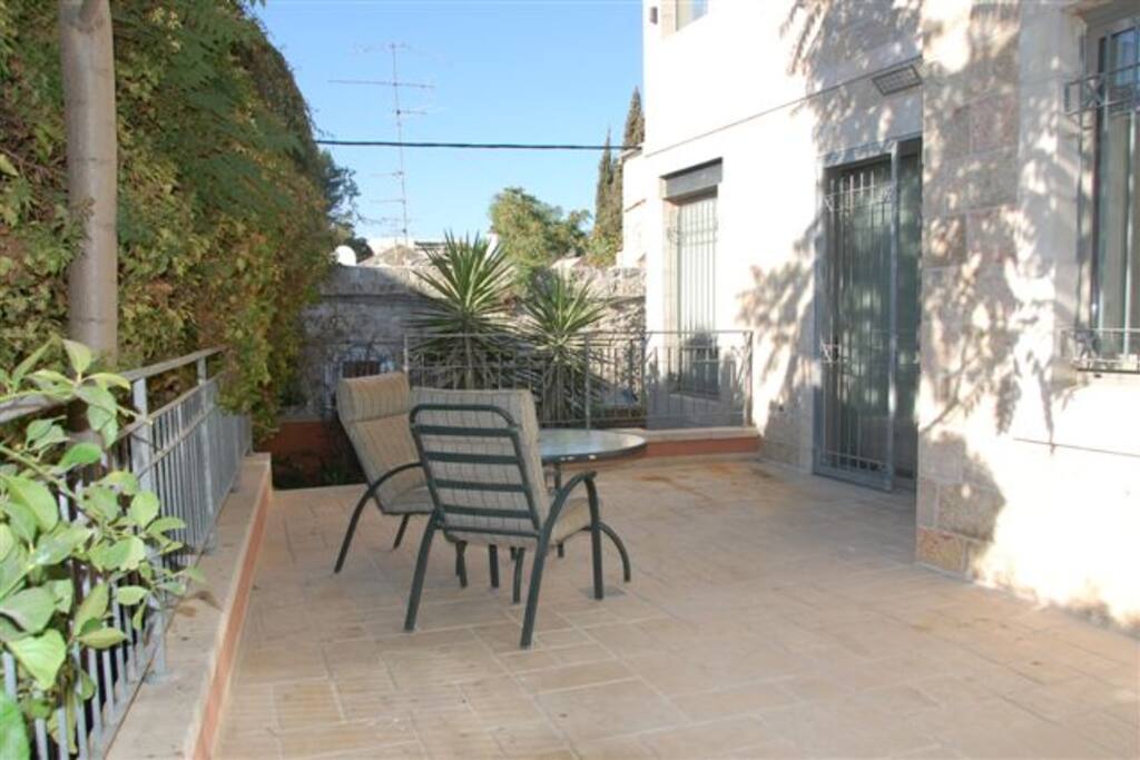 Huge balcony on super quiet street