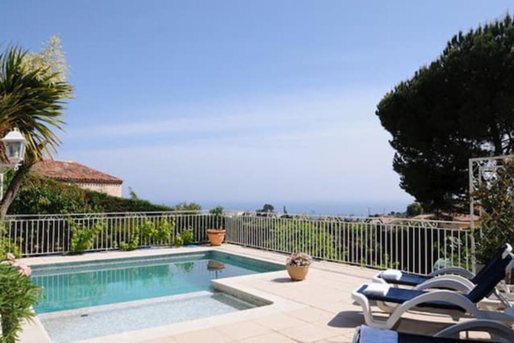 Vue mer de la piscine
