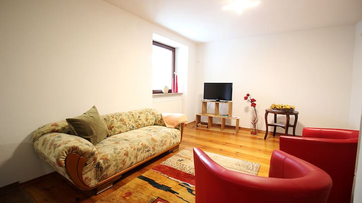 Lovely & Quiet Flat - Double & Single Bed Rooms - Ochsenfurt