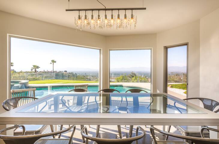 Celebrity Home in the Hills gallery image 2