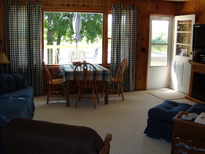 Quietwater Cottage-peaceful, On Water, Sandbars! - MacKenzie Center, Poynette