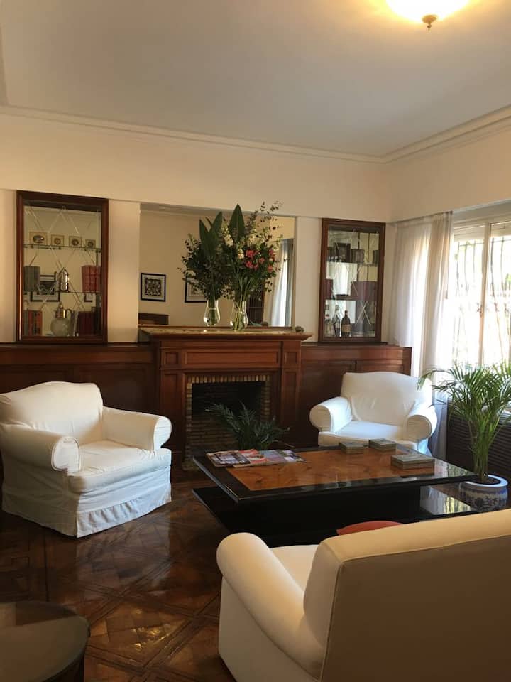 Casa com 4 quartos e piscina em Vicente López