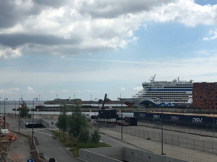 Nice seaview where the big cruisehips are a pretty normal sight.