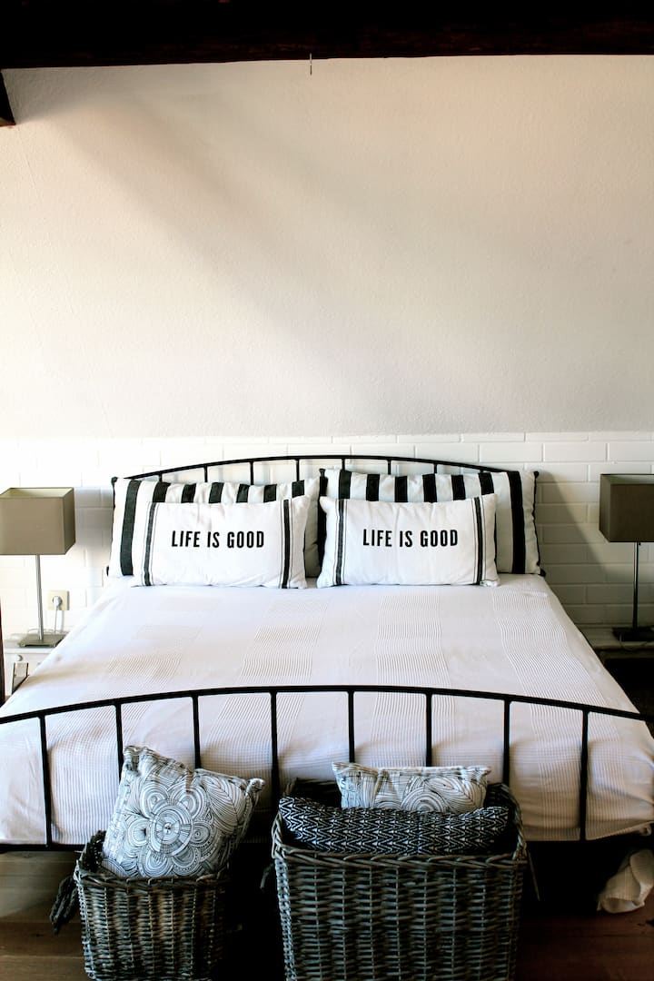 Kitanda maradufu sebuleni