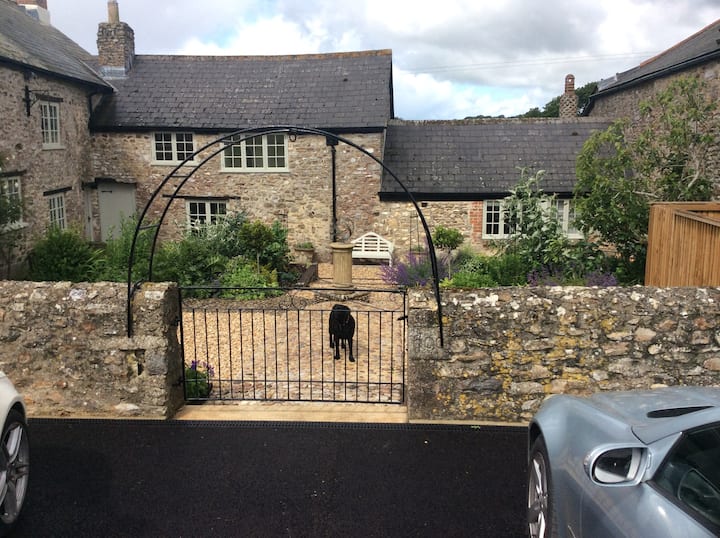 East Devon Farmhouse Cottage luxurious and rural. Cottages for Rent