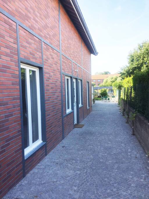 Extérieur vu de l'entrée côté rue
