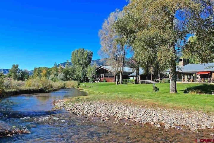 Private Bed/Bath on Beautiful 8 Acre Property