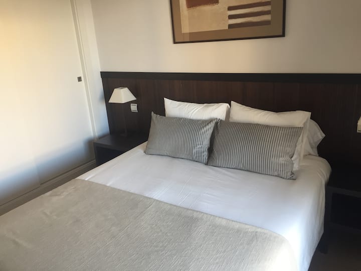 Wide en-suite double bedroom