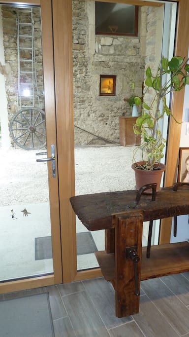 L'entrée de l'intérieur