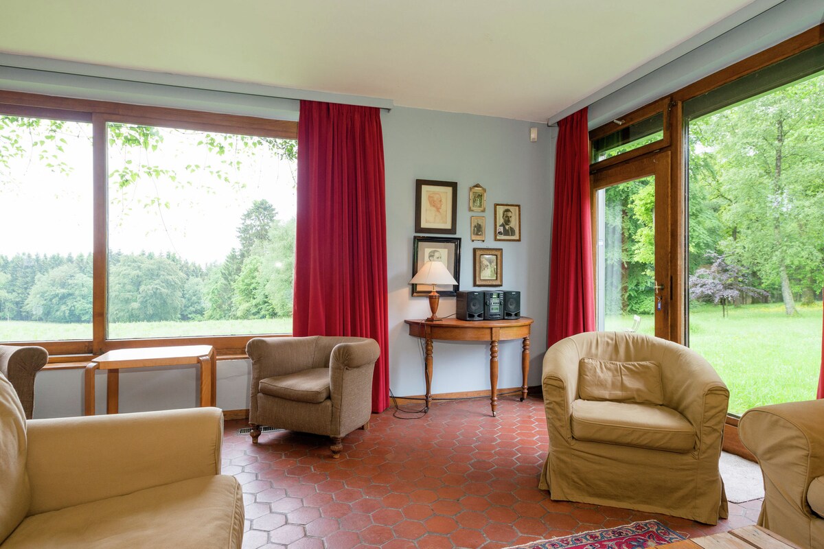 Top performing Airbnb: Rustic Retreat in Houvegné in Trois Ponts