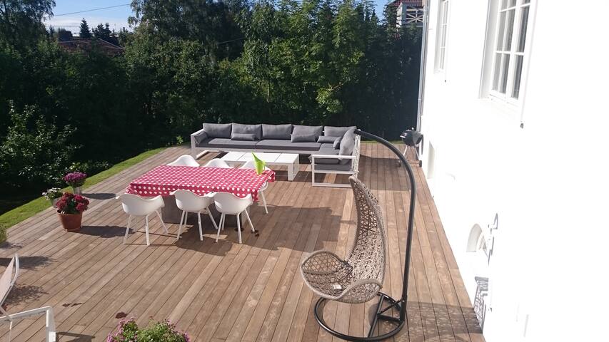 Stor murvilla nære sentrum og Marka gallery image 2