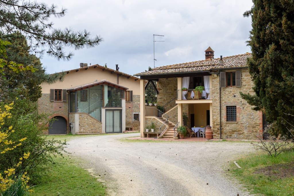 the house - the apartment is situated at the 1th floor