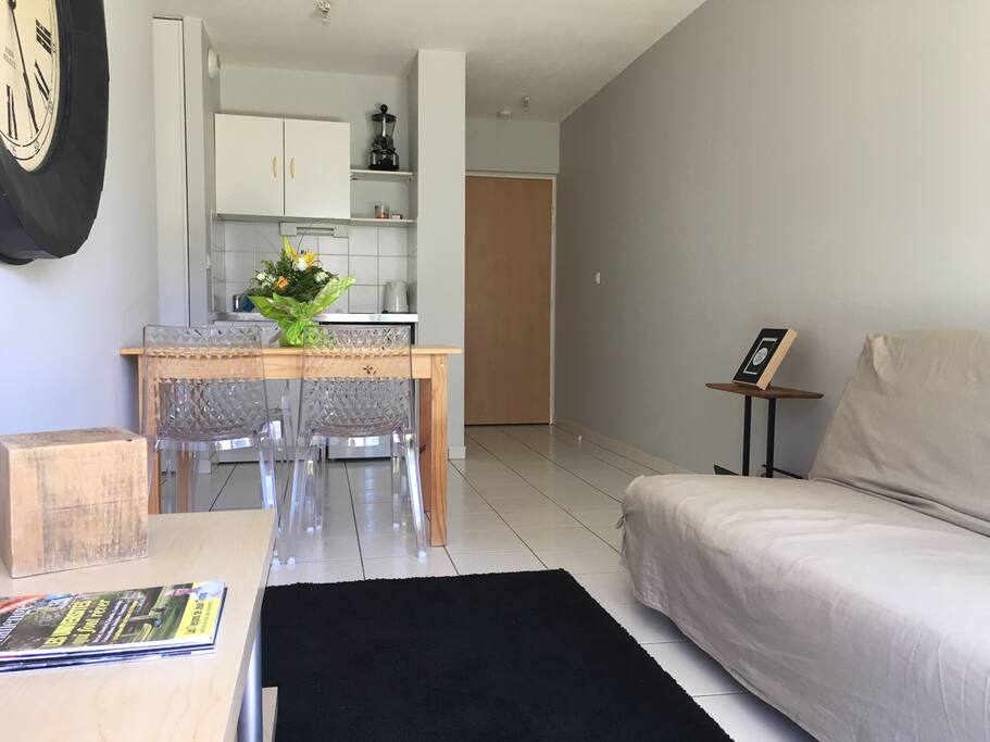Salon séjour avec kitchenette