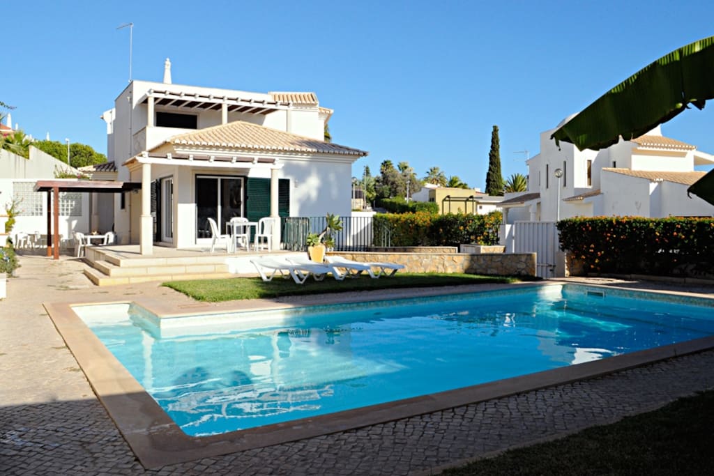 Top 100 Airbnb Rentals 2017 in Albufeira, Portugal