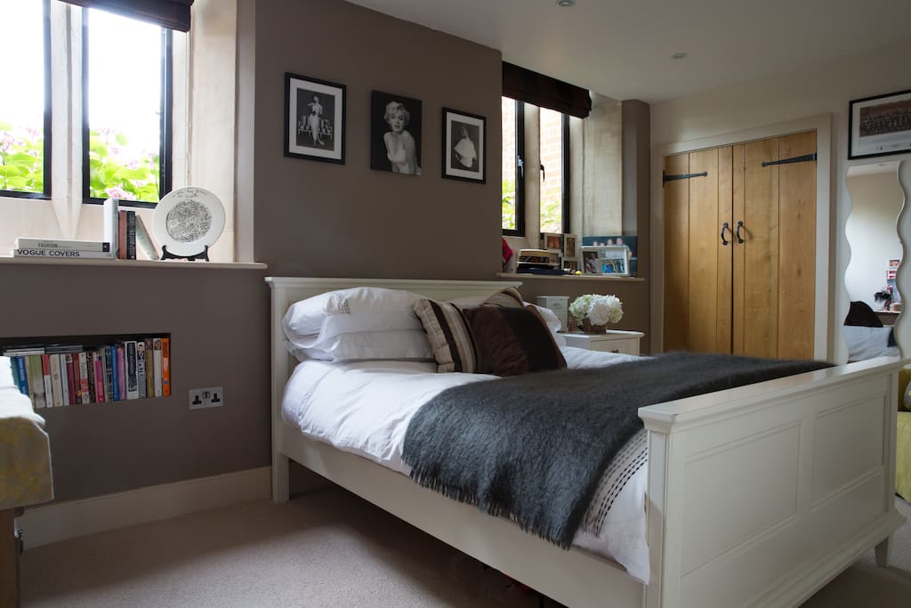 Double bedroom.