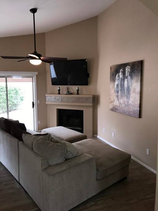 comfortable living rom