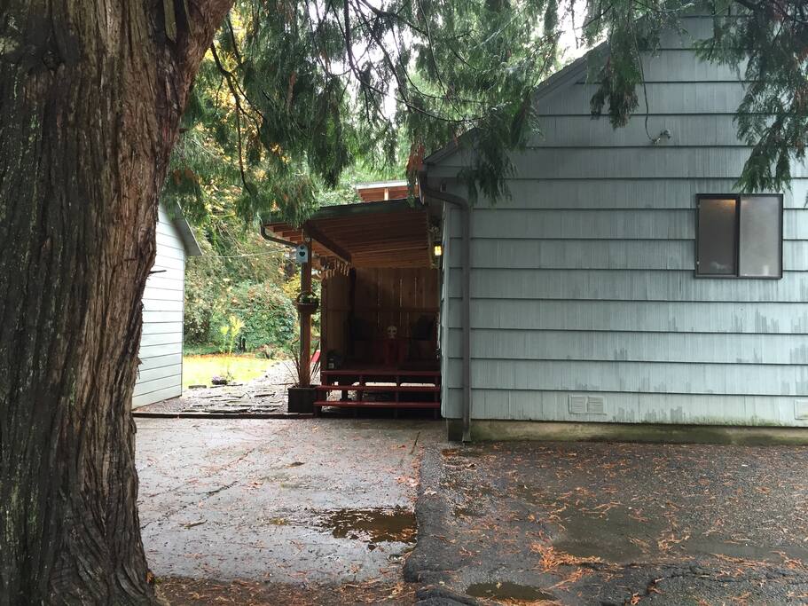 Your own private entrance with sitting area.