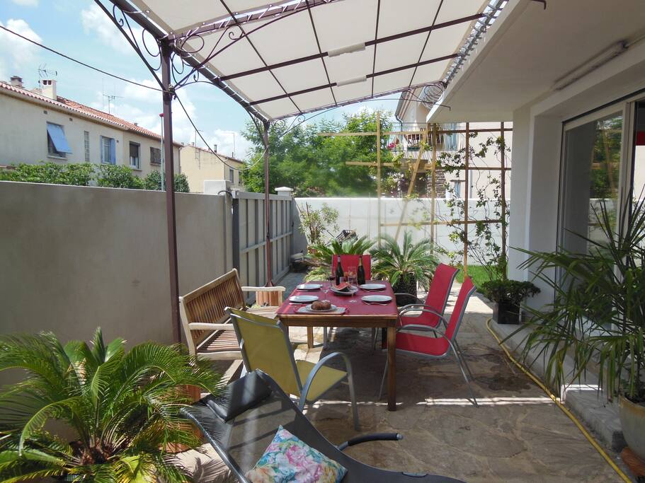 Coin repas extérieur