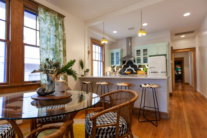 Renovated Uptown Cottage in Walkable Neighborhood gallery image 2