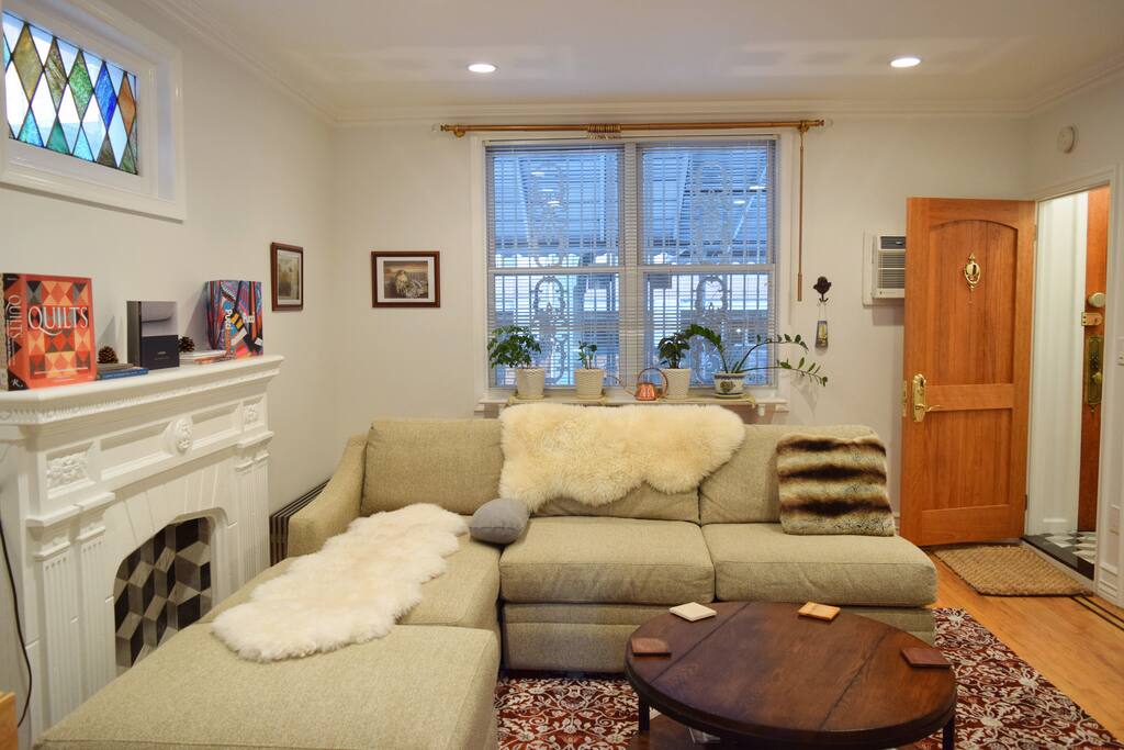 2nd floor living room furnished by Cort.
