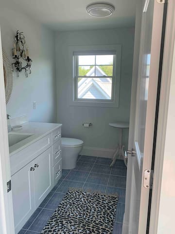 Ottawa Bonnet Shores Narragansett Immaculate! gallery image 4