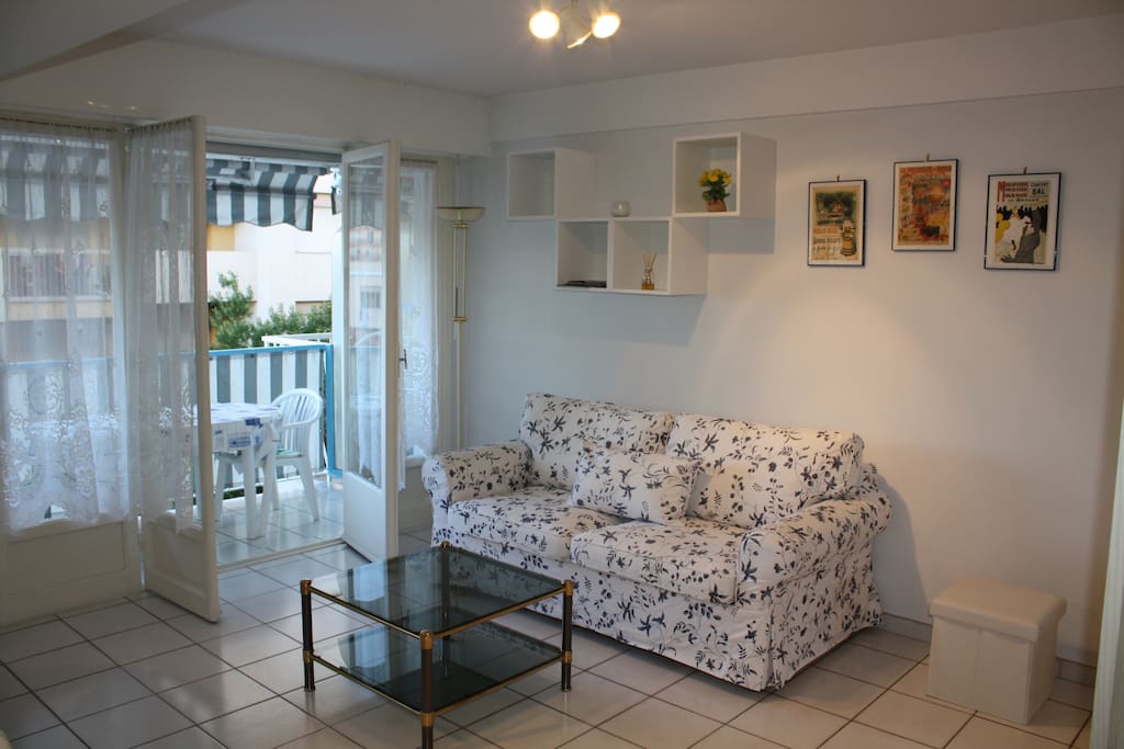 Salotto con divano-letto