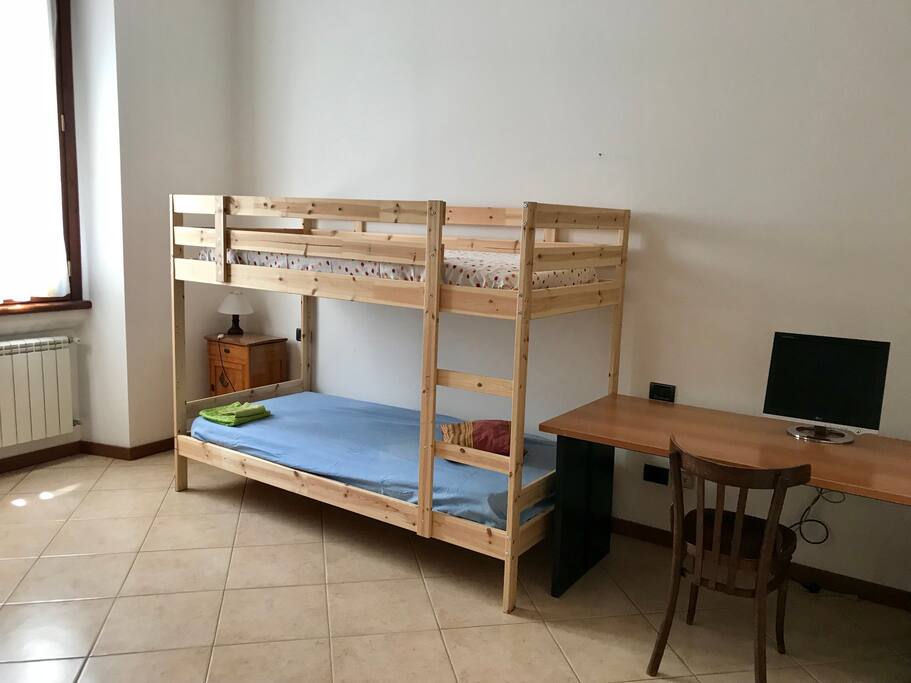 Camera da letto con 2 armadi