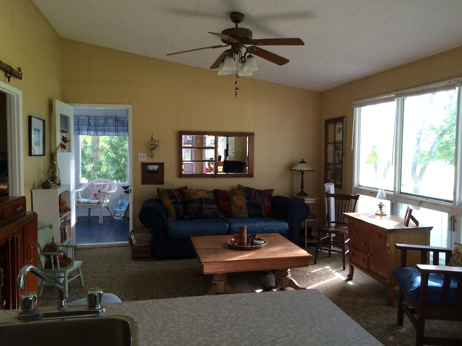 Large, open living room and full amenity kitchen