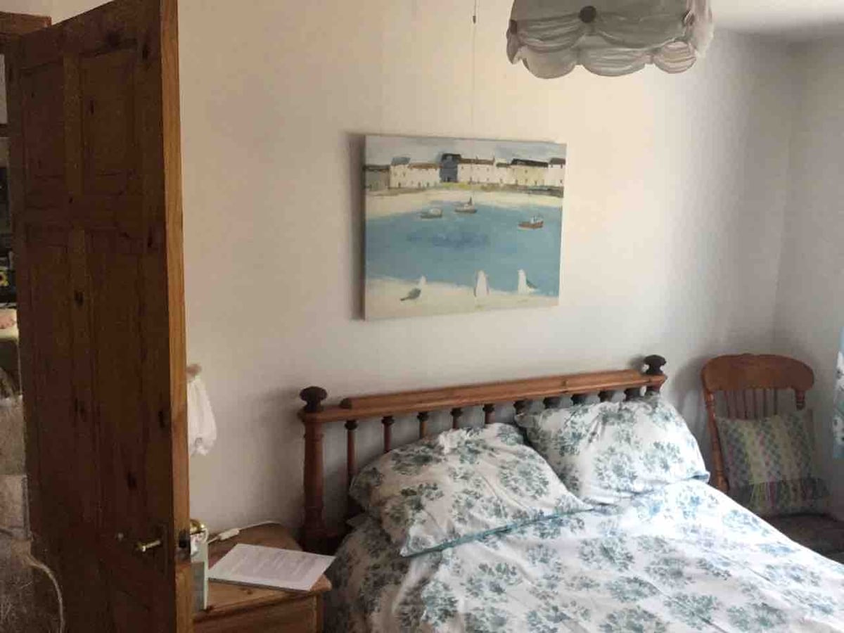 Dormitorio ... un dormitorio en la propiedad, ropa de cama diferente