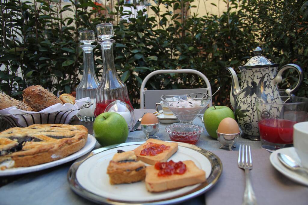 Colazione in terrazzo