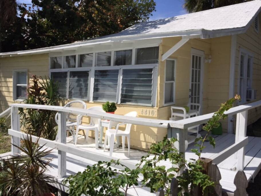 Front porch that overlooks wide water