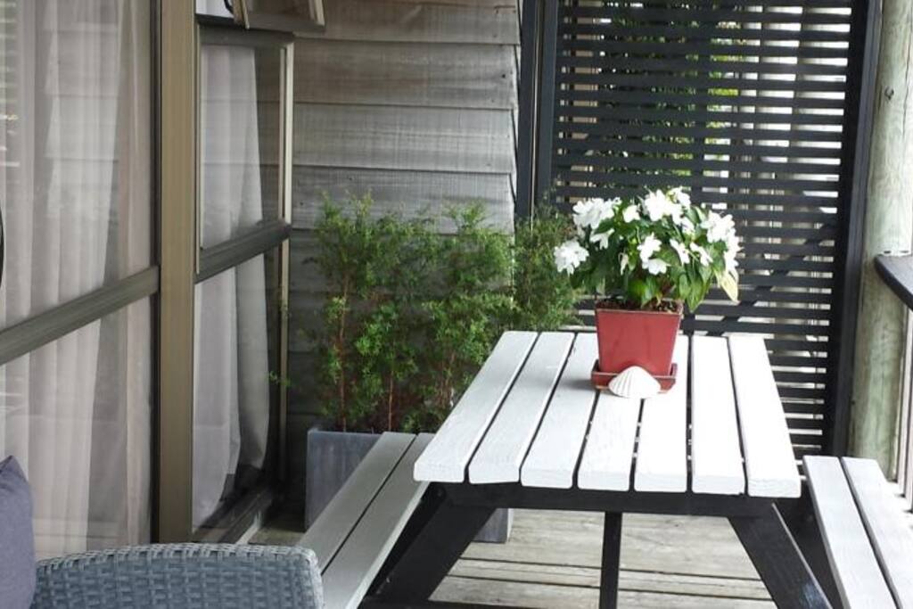 Al Fresco dining on the balcony