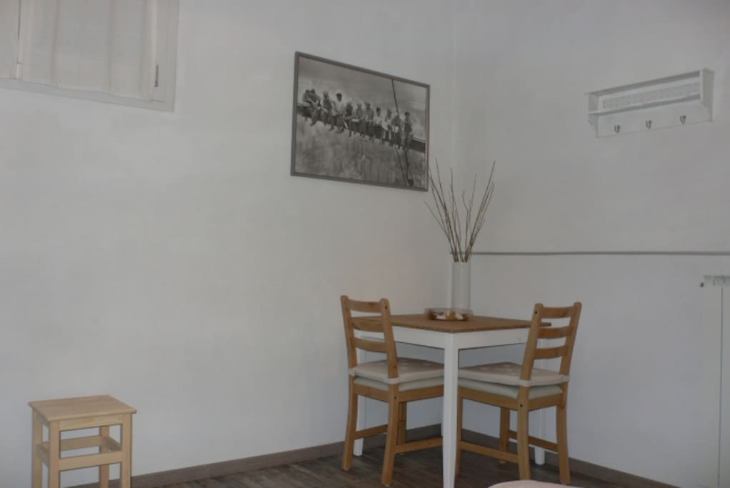 camera con due letti simgoli -
bedroom with two single beds