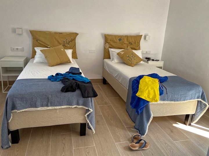 3号【卧室
】每个人都有自己的床！