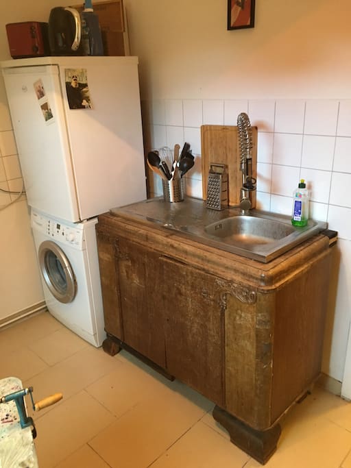 kitchen with washingmachine